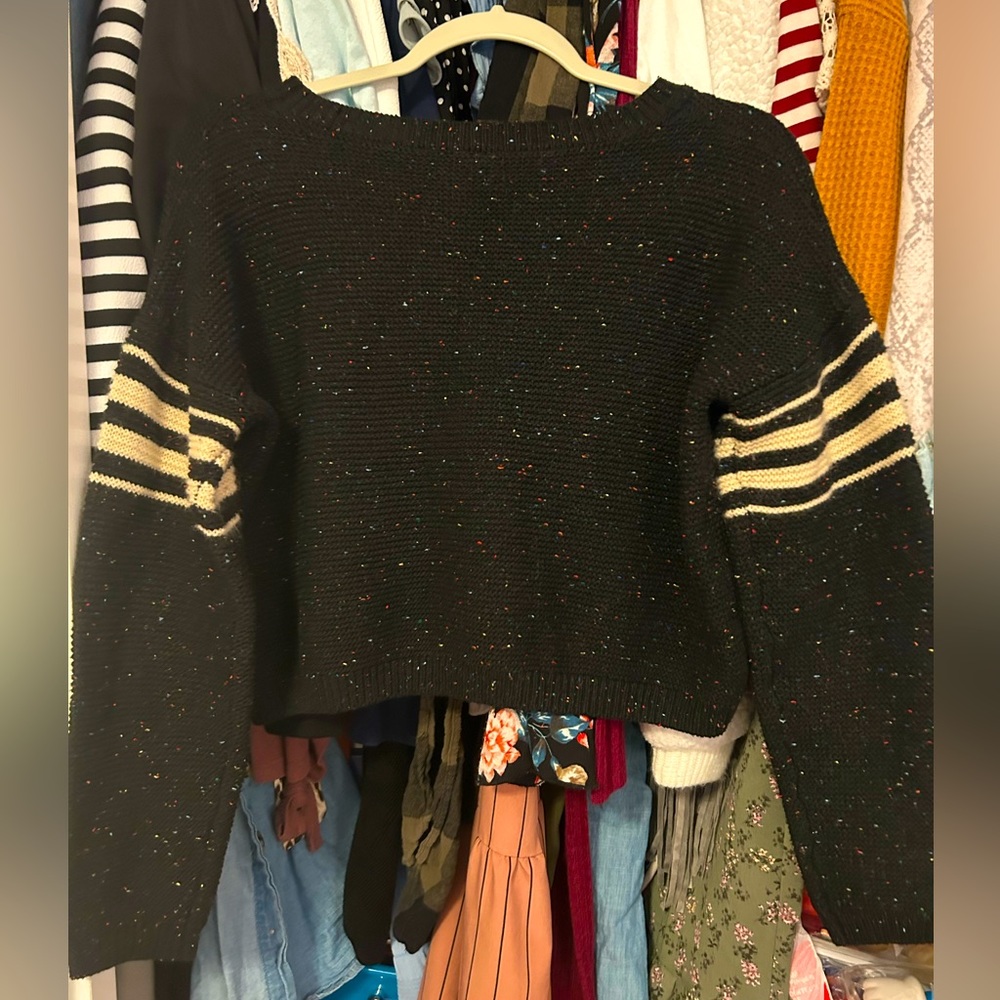 Black Knit Crop Top Sweater - Picture 5 of 6